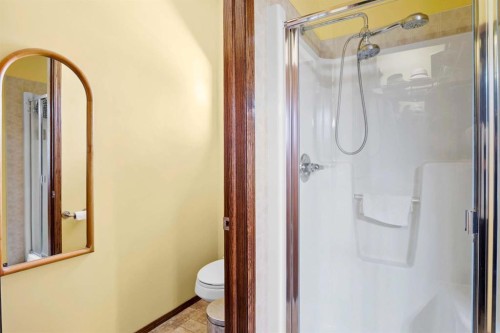 41 Stromsay Gate, Carstairs, AB - Indoor Photo Showing Bathroom