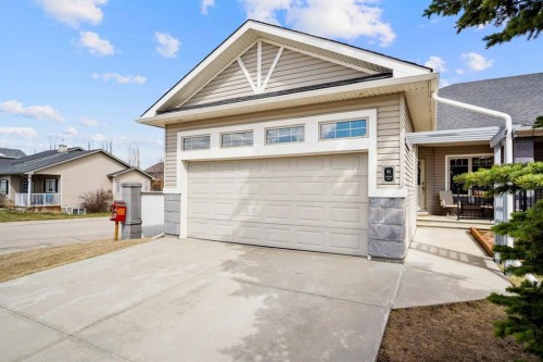 41 Stromsay Gate, Carstairs, AB - Outdoor