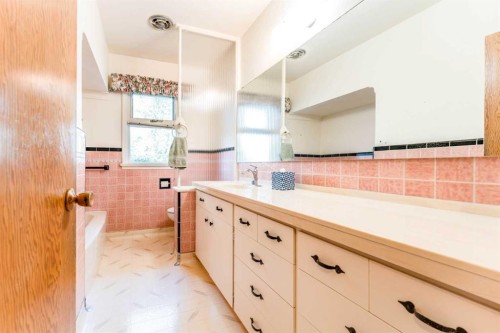 1122 9 Street Nw, Calgary, AB 
