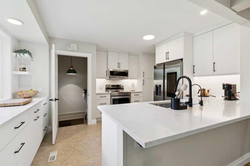 116 Gloucester, Calgary, AB 