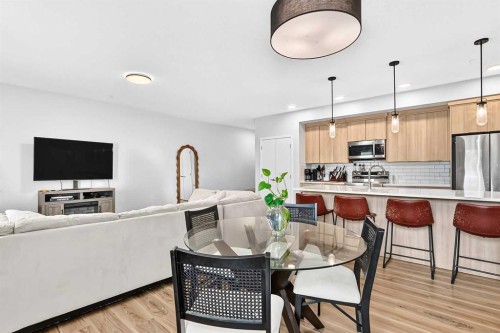 3208-220 Seton Grove Se, Calgary, AB - Indoor