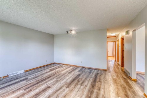 10619 Elbow Drive Sw, Calgary, AB 