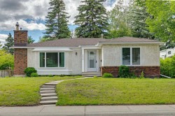 2432 Paliswood  Calgary, AB T2V 3P8