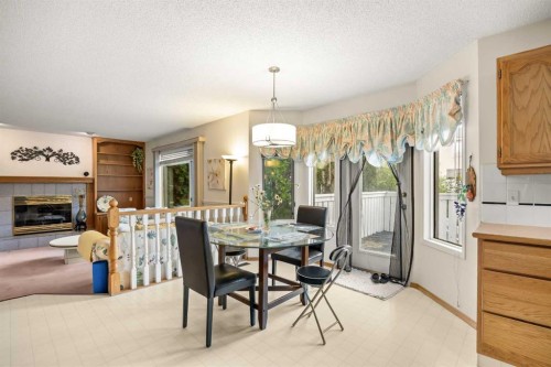 107 Hampshire Close Nw, Calgary, AB - Indoor Photo Showing Dining Room