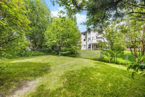 107 Hampshire Close Nw, Calgary, AB - Outdoor