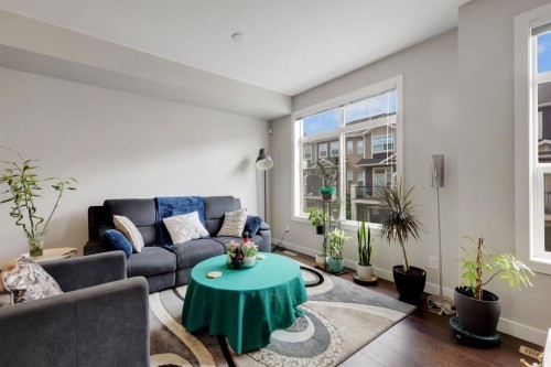 114 Legacy Path Se, Calgary, AB 