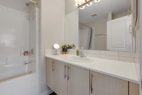 114 Legacy Path Se, Calgary, AB 