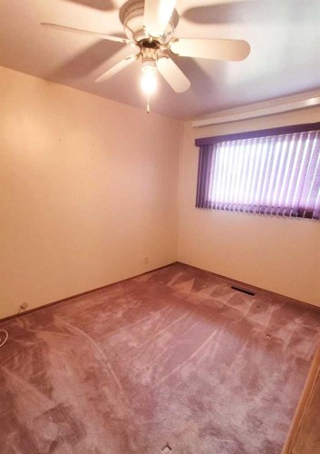 2435 7 Avenue North, Lethbridge, AB - Indoor Photo Showing Other Room
