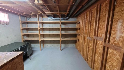 2435 7 Avenue North, Lethbridge, AB - Indoor Photo Showing Other Room