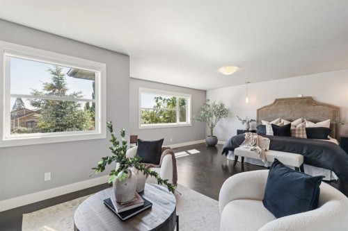 1711 27 Street Sw, Calgary, AB - Indoor Photo Showing Living Room