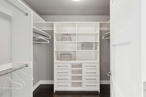 1711 27 Street Sw, Calgary, AB - Indoor With Storage