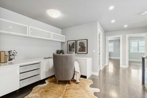 1711 27 Street Sw, Calgary, AB - Indoor Photo Showing Other Room