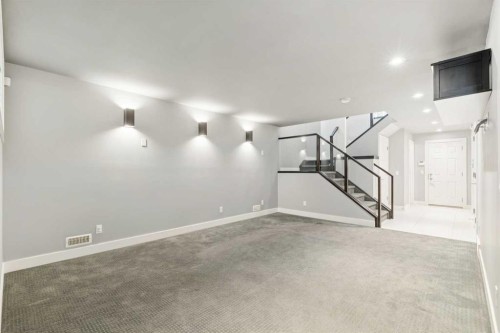1711 27 Street Sw, Calgary, AB - Indoor Photo Showing Other Room