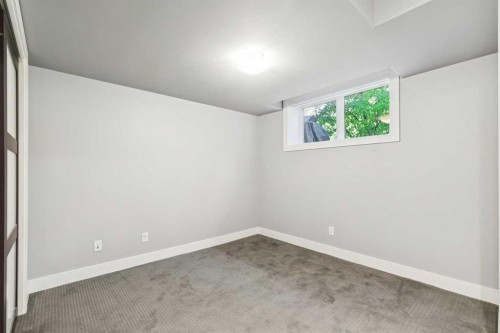 1711 27 Street Sw, Calgary, AB - Indoor Photo Showing Other Room