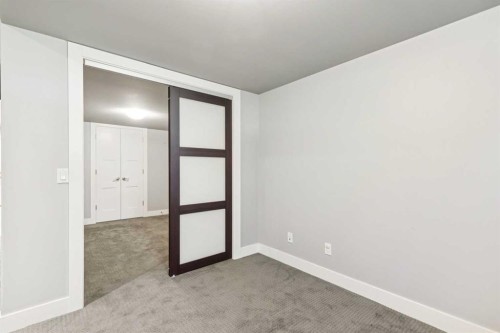 1711 27 Street Sw, Calgary, AB - Indoor Photo Showing Other Room
