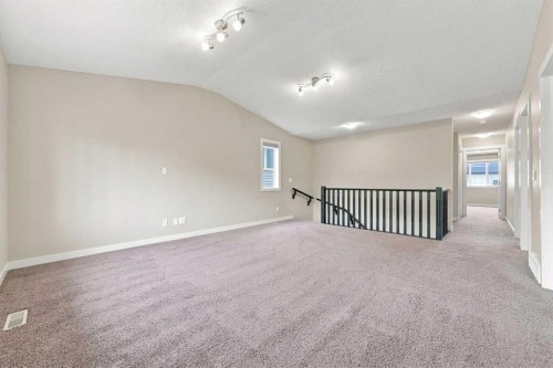 80 Sherwood Crescent Nw, Calgary, AB - Indoor Photo Showing Other Room