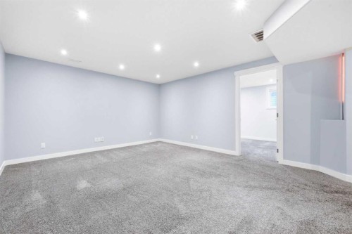 80 Sherwood Crescent Nw, Calgary, AB - Indoor Photo Showing Other Room