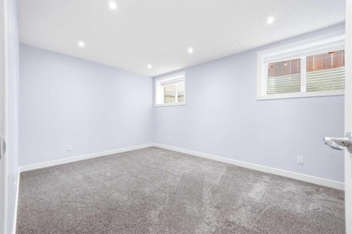 80 Sherwood Crescent Nw, Calgary, AB - Indoor Photo Showing Other Room