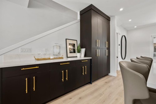 512-8155 8 Avenue Sw, Calgary, AB - Indoor