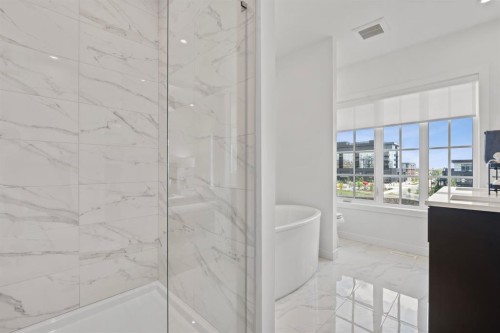 512-8155 8 Avenue Sw, Calgary, AB - Indoor Photo Showing Bathroom