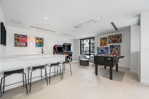 701-8375 Broadcast Avenue Sw, Calgary, AB - Indoor Photo Showing Other Room