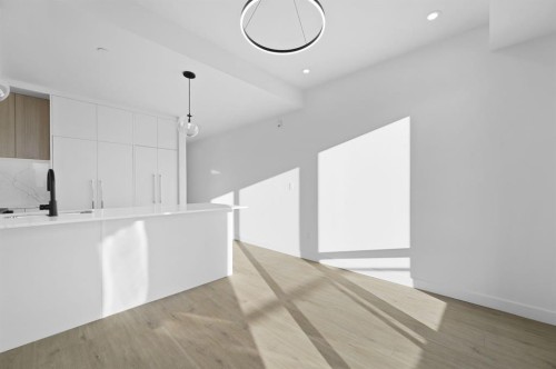 701-8375 Broadcast Avenue Sw, Calgary, AB - Indoor