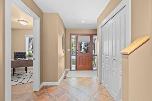 415 28 Avenue Nw, Calgary, AB - Indoor Photo Showing Other Room