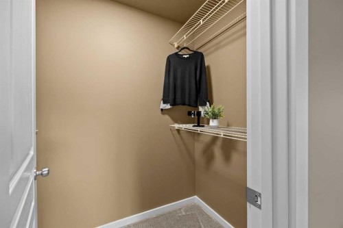 415 28 Avenue Nw, Calgary, AB - Indoor With Storage
