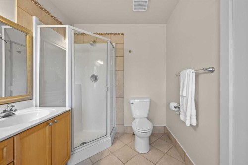 415 28 Avenue Nw, Calgary, AB - Indoor Photo Showing Bathroom