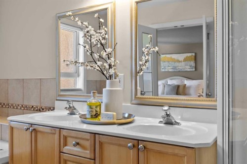 415 28 Avenue Nw, Calgary, AB - Indoor Photo Showing Bathroom