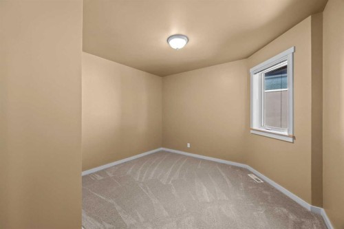 415 28 Avenue Nw, Calgary, AB - Indoor Photo Showing Other Room