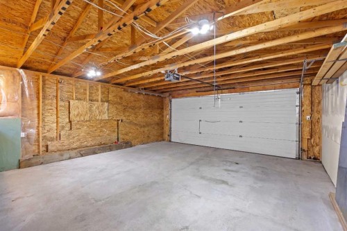 415 28 Avenue Nw, Calgary, AB - Indoor Photo Showing Garage