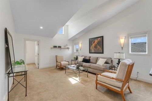83 Ravenscroft Close Se, Airdrie, AB - Indoor Photo Showing Living Room
