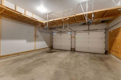83 Ravenscroft Close Se, Airdrie, AB - Indoor Photo Showing Garage
