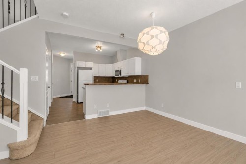 34 Royal Manor Nw, Calgary, AB 