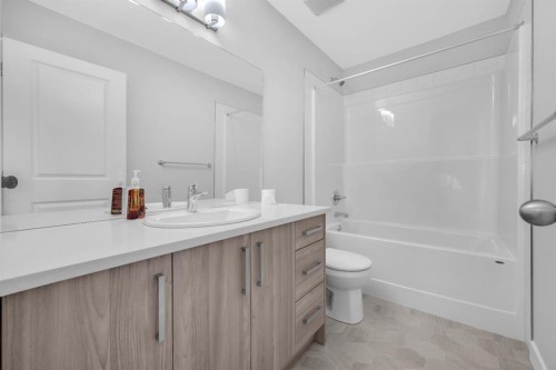 450 Canals Crossing Sw, Airdrie, AB 