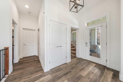2 Discovery Ridge Heights Sw, Calgary, AB - Indoor Photo Showing Other Room