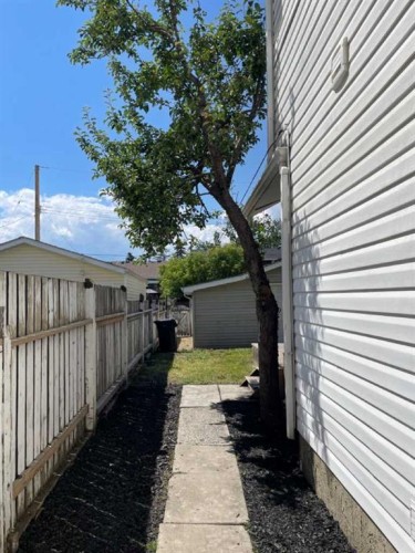 7845 22 Street Se, Calgary, AB 
