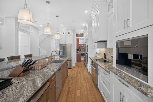 1640 16 Street Se, Calgary, AB - Indoor Photo Showing Kitchen With Upgraded Kitchen
