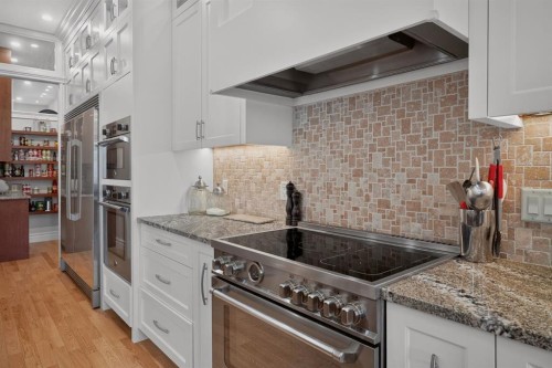 1640 16 Street Se, Calgary, AB - Indoor Photo Showing Kitchen With Upgraded Kitchen