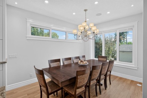 1640 16 Street Se, Calgary, AB - Indoor Photo Showing Dining Room