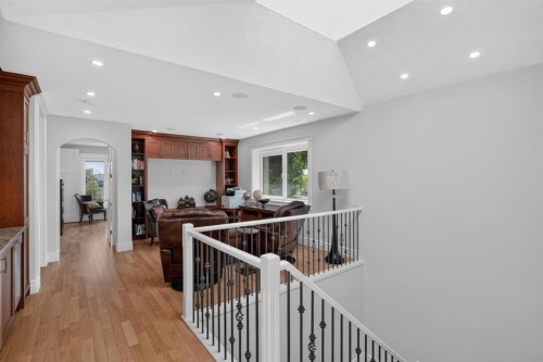 1640 16 Street Se, Calgary, AB - Indoor Photo Showing Other Room