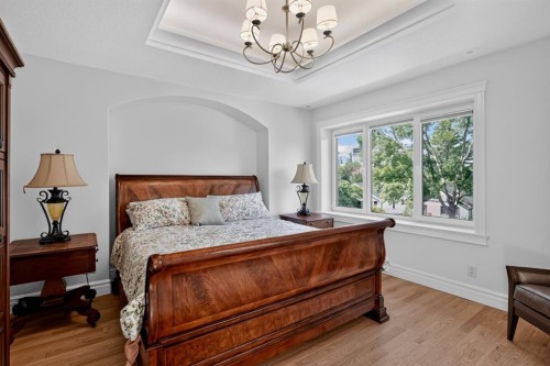 1640 16 Street Se, Calgary, AB - Indoor Photo Showing Bedroom