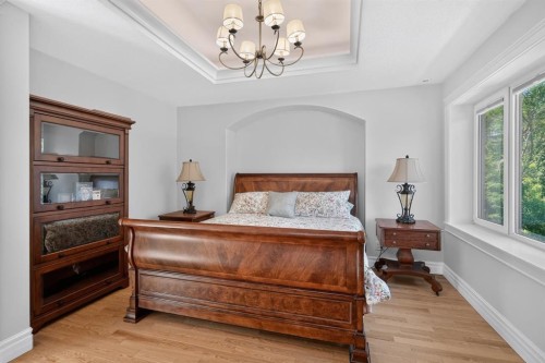 1640 16 Street Se, Calgary, AB - Indoor Photo Showing Bedroom
