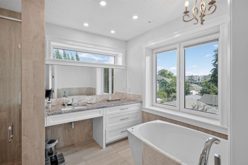 1640 16 Street Se, Calgary, AB - Indoor Photo Showing Bathroom