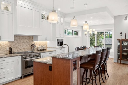 1640 16 Street Se, Calgary, AB - Indoor Photo Showing Kitchen With Upgraded Kitchen