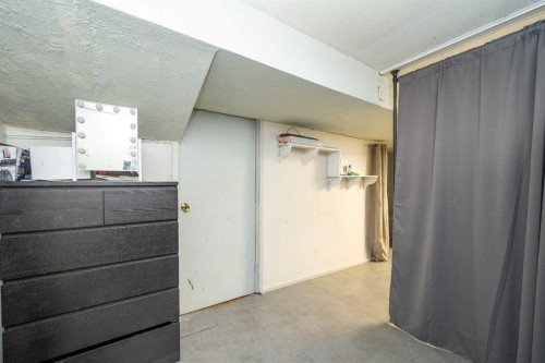 7627 24A Street Se, Calgary, AB 