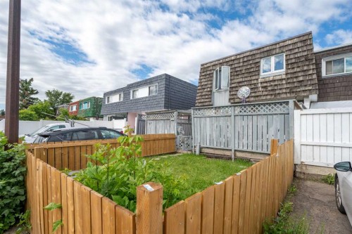 7627 24A Street Se, Calgary, AB 