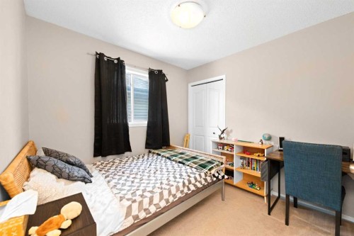 40 Hidden Point Nw, Calgary, AB 