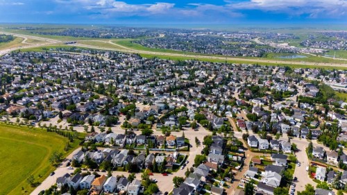 40 Hidden Point Nw, Calgary, AB 